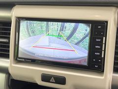 【バックカメラ】駐車時に後方がリアルタイム映像で確認できます。大型商業施設や立体駐車場での駐車時や、夜間のバック時に大活躍！運転スキルに関わらず、今や必須となった装備のひとつです！ 5