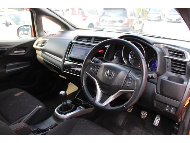 フィット RS 柿本改マフラー あんしんPKG 6速MT 純正ナビ フルセグ Bカメラ ドラレコ ETC プッシュスタート スマートキー LEDヘッドライト(3枚目)