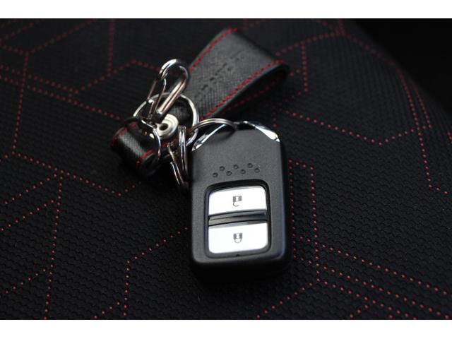 フィット RS 柿本改マフラー あんしんPKG 6速MT 純正ナビ フルセグ Bカメラ ドラレコ ETC プッシュスタート スマートキー LEDヘッドライト(53枚目)