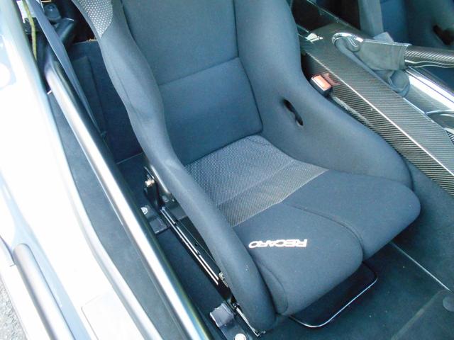 ガヤルド スーパーレジェーラ　カーボンブレーキ　ロールバー　ＲＥＣＡＲＯ　ＱＵＡＮＴＵＭ　後期フロントバンパー　リアウイング　バックカメラ　４ＷＤ　Ｂｌｕｅｔｏｏｔｈ接続（31枚目）