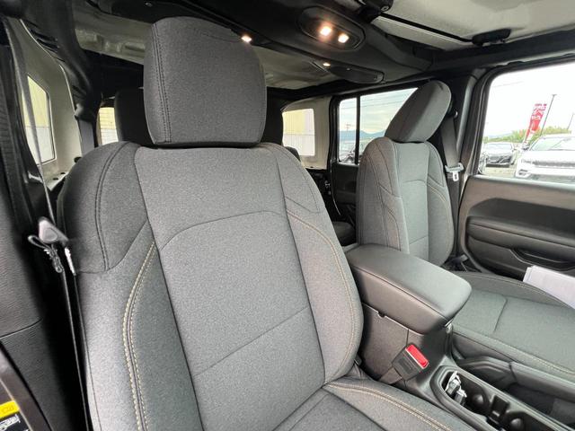 ジープ・ラングラーアンリミテッド スポーツ 純正ナビモニタ12.3インチAppleCarPlayAndroidAuto ETC フロントバックカメラアダプティブクルーズコントロール ブラインドスポットモニター LEDヘッドライト/フォグ(9枚目)