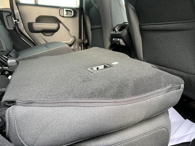 ジープ・ラングラーアンリミテッド スポーツ 純正ナビモニタ12.3インチAppleCarPlayAndroidAuto ETC フロントバックカメラアダプティブクルーズコントロール ブラインドスポットモニター LEDヘッドライト/フォグ(24枚目)