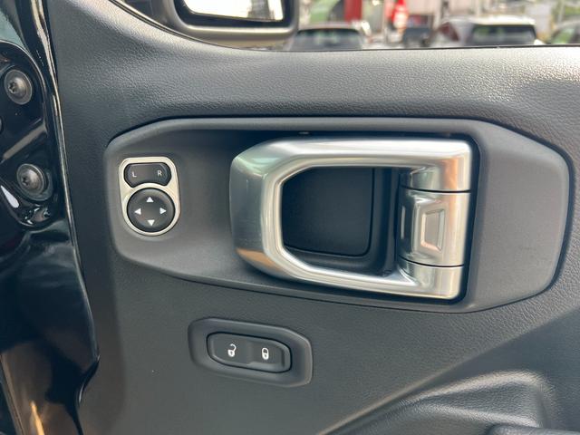 ジープ・ラングラーアンリミテッド スポーツ 純正ナビモニタ12.3インチAppleCarPlayAndroidAuto ETC フロントバックカメラアダプティブクルーズコントロール ブラインドスポットモニター LEDヘッドライト/フォグ(30枚目)