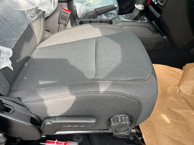ジープ・ラングラーアンリミテッド スポーツ 純正ナビモニタ12.3インチAppleCarPlayAndroidAuto ETC フロントバックカメラアダプティブクルーズコントロール ブラインドスポットモニター LEDヘッドライト/フォグ(47枚目)