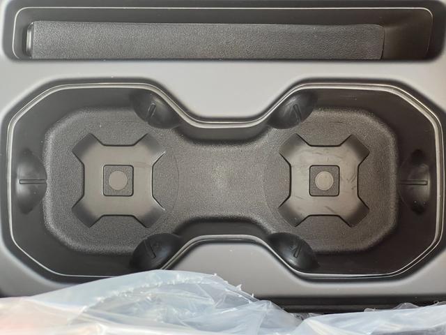 ジープ・レネゲード アルティテュード e-ハイブリッド 登録済未使用車/MHEV/Uconnect5 10.1インチ純正モニター/10.25マルチビューディスプレイ/バックカメラ/黒革シート/運転席電動シート/ACC/シートヒーター/ステアリングヒーター(12枚目)