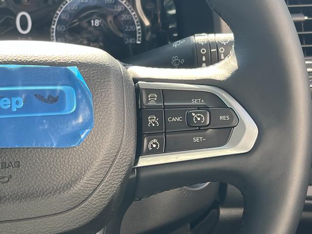 ジープ・レネゲード アルティテュード e-ハイブリッド 登録済未使用車/MHEV/Uconnect5 10.1インチ純正モニター/10.25マルチビューディスプレイ/バックカメラ/黒革シート/運転席電動シート/ACC/シートヒーター/ステアリングヒーター(18枚目)