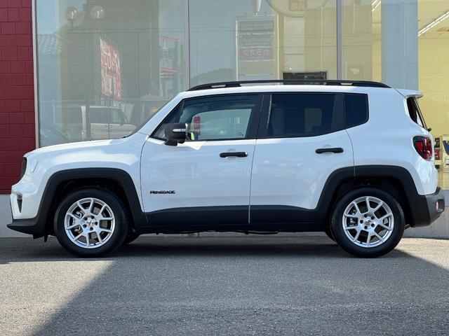 ジープ・レネゲード アルティテュード e-ハイブリッド 登録済未使用車/MHEV/Uconnect5 10.1インチ純正モニター/10.25マルチビューディスプレイ/バックカメラ/黒革シート/運転席電動シート/ACC/シートヒーター/ステアリングヒーター(23枚目)