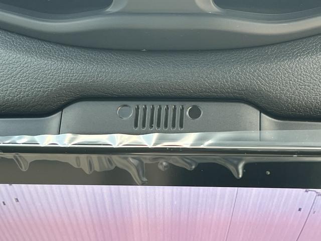 ジープ・レネゲード アルティテュード e-ハイブリッド 登録済未使用車/MHEV/Uconnect5 10.1インチ純正モニター/10.25マルチビューディスプレイ/バックカメラ/黒革シート/運転席電動シート/ACC/シートヒーター/ステアリングヒーター(37枚目)