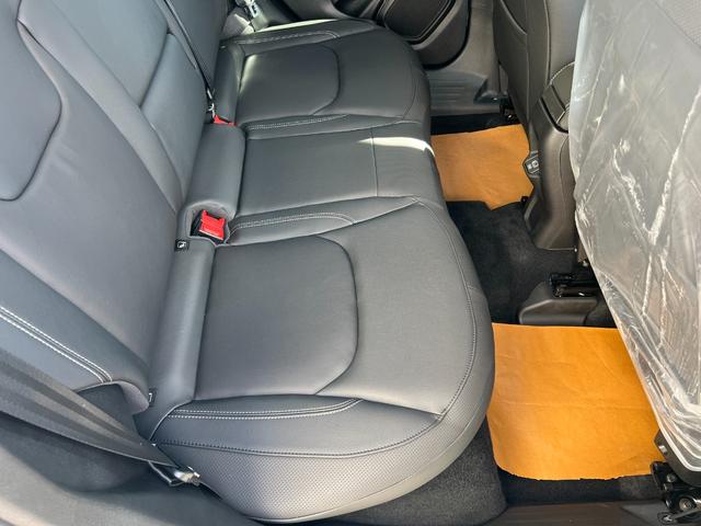 ジープ・レネゲード アルティテュード e-ハイブリッド 登録済未使用車/MHEV/Uconnect5 10.1インチ純正モニター/10.25マルチビューディスプレイ/バックカメラ/黒革シート/運転席電動シート/ACC/シートヒーター/ステアリングヒーター(45枚目)