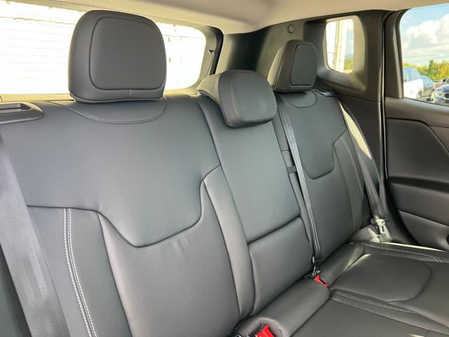 ジープ・レネゲード アルティテュード e-ハイブリッド 登録済未使用車/MHEV/Uconnect5 10.1インチ純正モニター/10.25マルチビューディスプレイ/バックカメラ/黒革シート/運転席電動シート/ACC/シートヒーター/ステアリングヒーター(49枚目)