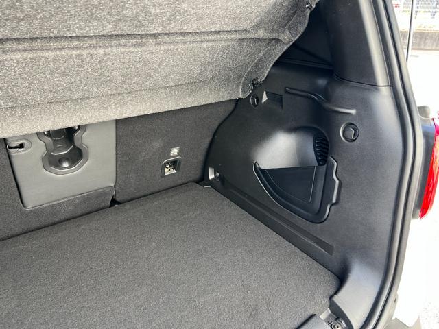 ジープ・レネゲード アルティテュード e-ハイブリッド 登録済未使用車/MHEV/Uconnect5 10.1インチ純正モニター/10.25マルチビューディスプレイ/バックカメラ/黒革シート/運転席電動シート/ACC/シートヒーター/ステアリングヒーター(58枚目)