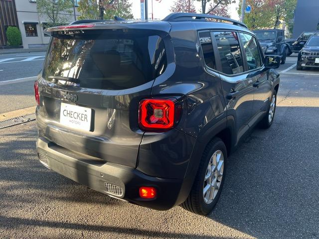 ジープ・レネゲード アルティテュード e-ハイブリッド 登録済未使用車/MHEV/Uconnect5 10.1インチ純正モニター/10.25マルチビューディスプレイ/バックカメラ/黒革シート/運転席電動シート/ACC/シートヒーター/ステアリングヒーター(31枚目)