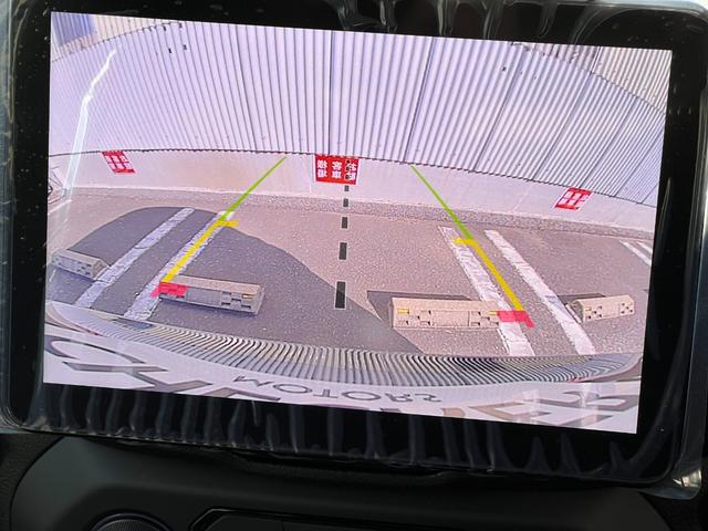 ジープ・レネゲード アルティテュード e-ハイブリッド 登録済未使用車/MHEV/Uconnect5 10.1インチ純正モニター/10.25マルチビューディスプレイ/バックカメラ/黒革シート/運転席電動シート/ACC/シートヒーター/ステアリングヒーター(12枚目)