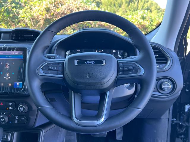 ジープ・レネゲード アルティテュード e-ハイブリッド 登録済未使用車/MHEV/Uconnect5 10.1インチ純正モニター/10.25マルチビューディスプレイ/バックカメラ/黒革シート/運転席電動シート/ACC/シートヒーター/ステアリングヒーター(31枚目)