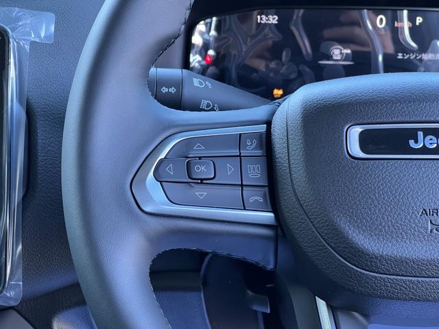 ジープ・レネゲード アルティテュード e-ハイブリッド 登録済未使用車/MHEV/Uconnect5 10.1インチ純正モニター/10.25マルチビューディスプレイ/バックカメラ/黒革シート/運転席電動シート/ACC/シートヒーター/ステアリングヒーター(32枚目)