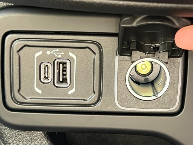 ジープ・レネゲード アルティテュード e-ハイブリッド 登録済未使用車/MHEV/Uconnect5 10.1インチ純正モニター/10.25マルチビューディスプレイ/バックカメラ/黒革シート/運転席電動シート/ACC/シートヒーター/ステアリングヒーター(35枚目)