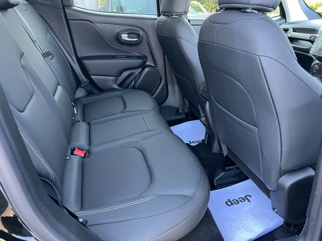 ジープ・レネゲード アルティテュード e-ハイブリッド 登録済未使用車/MHEV/Uconnect5 10.1インチ純正モニター/10.25マルチビューディスプレイ/バックカメラ/黒革シート/運転席電動シート/ACC/シートヒーター/ステアリングヒーター(40枚目)