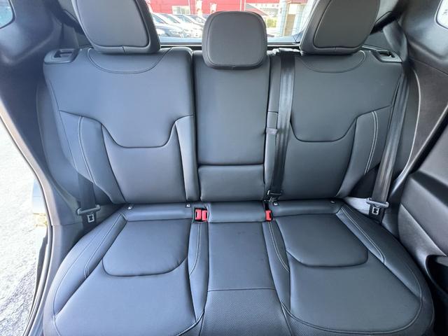 ジープ・レネゲード アルティテュード e-ハイブリッド 登録済未使用車/MHEV/Uconnect5 10.1インチ純正モニター/10.25マルチビューディスプレイ/バックカメラ/黒革シート/運転席電動シート/ACC/シートヒーター/ステアリングヒーター(42枚目)