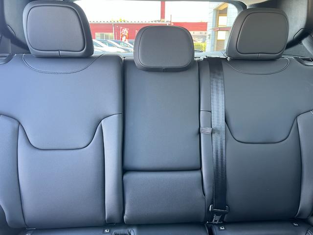 ジープ・レネゲード アルティテュード e-ハイブリッド 登録済未使用車/MHEV/Uconnect5 10.1インチ純正モニター/10.25マルチビューディスプレイ/バックカメラ/黒革シート/運転席電動シート/ACC/シートヒーター/ステアリングヒーター(43枚目)