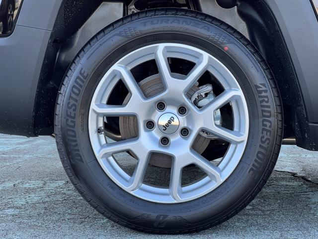 ジープ・レネゲード アルティテュード e-ハイブリッド 登録済未使用車/MHEV/Uconnect5 10.1インチ純正モニター/10.25マルチビューディスプレイ/バックカメラ/黒革シート/運転席電動シート/ACC/シートヒーター/ステアリングヒーター(45枚目)