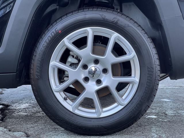 ジープ・レネゲード アルティテュード e-ハイブリッド 登録済未使用車/MHEV/Uconnect5 10.1インチ純正モニター/10.25マルチビューディスプレイ/バックカメラ/黒革シート/運転席電動シート/ACC/シートヒーター/ステアリングヒーター(46枚目)