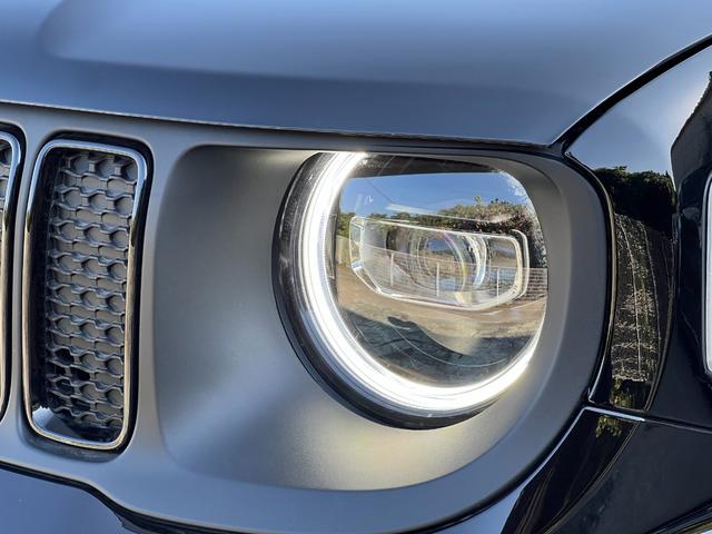 ジープ・レネゲード アルティテュード e-ハイブリッド 登録済未使用車/MHEV/Uconnect5 10.1インチ純正モニター/10.25マルチビューディスプレイ/バックカメラ/黒革シート/運転席電動シート/ACC/シートヒーター/ステアリングヒーター(48枚目)