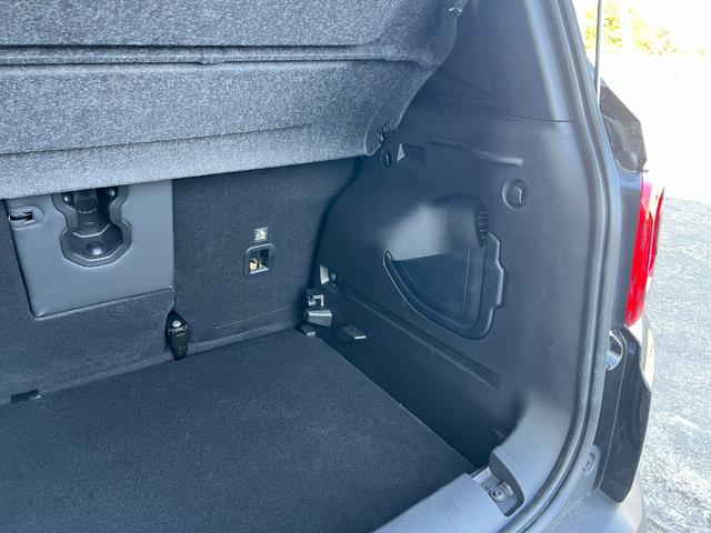 ジープ・レネゲード アルティテュード e-ハイブリッド 登録済未使用車/MHEV/Uconnect5 10.1インチ純正モニター/10.25マルチビューディスプレイ/バックカメラ/黒革シート/運転席電動シート/ACC/シートヒーター/ステアリングヒーター(54枚目)