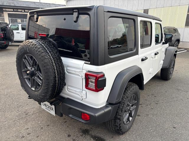 ジープ・ラングラーアンリミテッド スポーツ 登録済未使用車/ACC/メンテナンスケア付/純正ナビモニタ12.3インチ/AppleCarPlayAndroidAuto/ETC2.0/フロントバックカメラ/ACC/ブラインドスポットモニター/フォグ(23枚目)