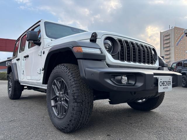 ジープ・ラングラーアンリミテッド スポーツ 登録済未使用車/ACC/メンテナンスケア付/純正ナビモニタ12.3インチ/AppleCarPlayAndroidAuto/ETC2.0/フロントバックカメラ/ACC/ブラインドスポットモニター/フォグ(26枚目)