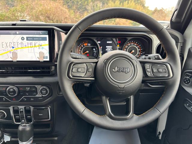 ジープ・ラングラーアンリミテッド スポーツ 登録済未使用車/ACC/メンテナンスケア付/純正ナビモニタ12.3インチ/AppleCarPlayAndroidAuto/ETC2.0/フロントバックカメラ/ACC/ブラインドスポットモニター/フォグ(35枚目)