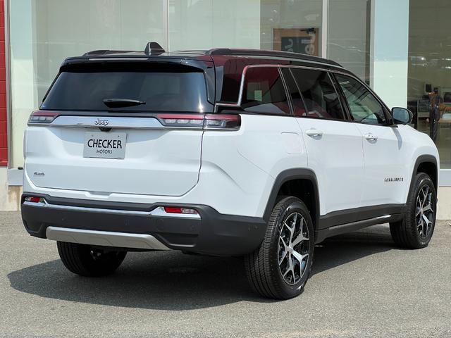 ジープ・コマンダー リミテッド 登録済未使用車/サンルーフ/ACC/革シート/シートヒーター/パワーリアゲート/ブラインドスポットモニター/純正ナビ/Bluetooth/AppleCarPlay/AndroidAuto/ETC2.0(13枚目)