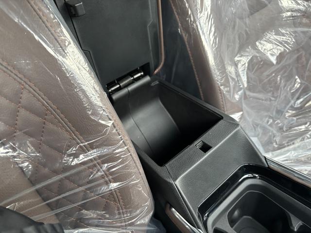 ジープ・コマンダー リミテッド 登録済未使用車/サンルーフ/ACC/革シート/シートヒーター/パワーリアゲート/ブラインドスポットモニター/純正ナビ/Bluetooth/AppleCarPlay/AndroidAuto/ETC2.0(36枚目)