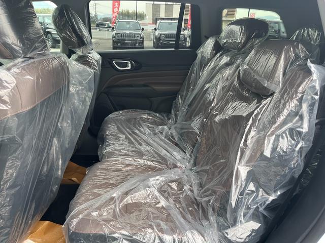 ジープ・コマンダー リミテッド 登録済未使用車/サンルーフ/ACC/革シート/シートヒーター/パワーリアゲート/ブラインドスポットモニター/純正ナビ/Bluetooth/AppleCarPlay/AndroidAuto/ETC2.0(44枚目)