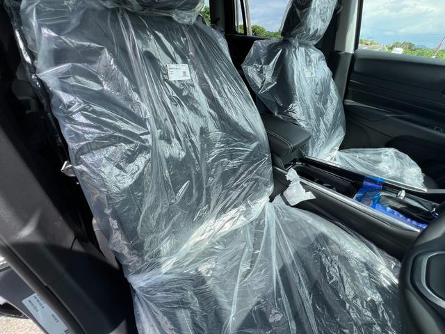 ジープ・コマンダー リミテッド 登録済未使用車/サンルーフ/ACC/革シート/シートヒーター/パワーリアゲート/ブラインドスポットモニター/純正ナビ/Bluetooth/AppleCarPlay/AndroidAuto/ETC2.0(24枚目)