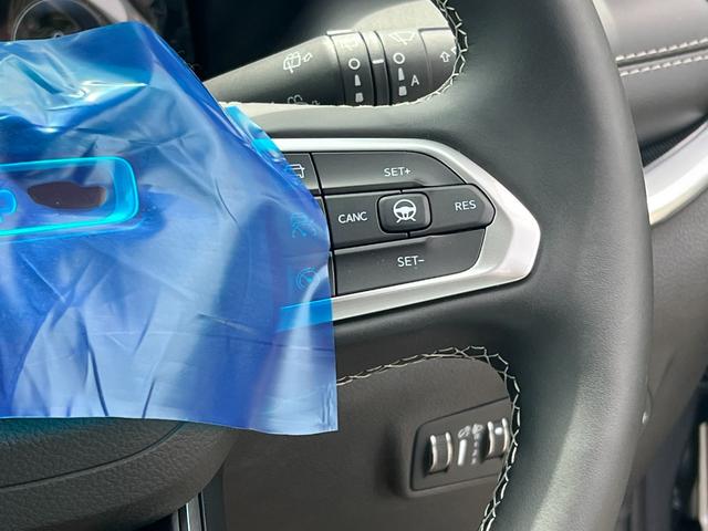 ジープ・コマンダー リミテッド 登録済未使用車/サンルーフ/ACC/革シート/シートヒーター/パワーリアゲート/ブラインドスポットモニター/純正ナビ/Bluetooth/AppleCarPlay/AndroidAuto/ETC2.0(31枚目)