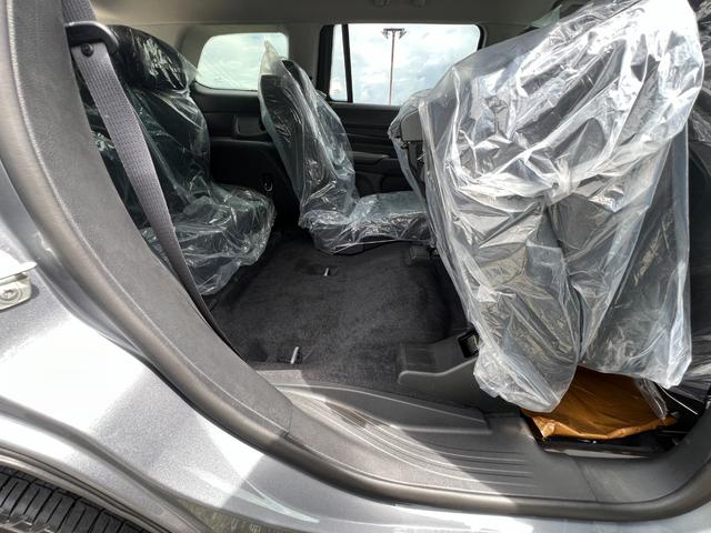 ジープ・コマンダー リミテッド 登録済未使用車/サンルーフ/ACC/革シート/シートヒーター/パワーリアゲート/ブラインドスポットモニター/純正ナビ/Bluetooth/AppleCarPlay/AndroidAuto/ETC2.0(42枚目)