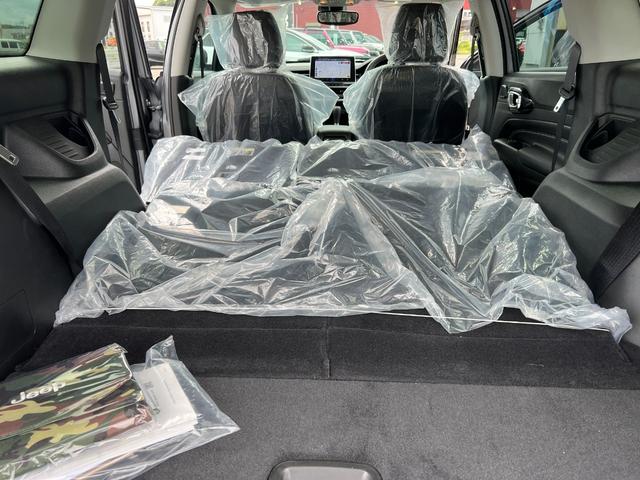 ジープ・コマンダー リミテッド 登録済未使用車/サンルーフ/ACC/革シート/シートヒーター/パワーリアゲート/ブラインドスポットモニター/純正ナビ/Bluetooth/AppleCarPlay/AndroidAuto/ETC2.0(47枚目)