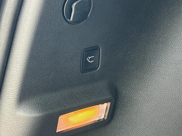 ジープ・コマンダー リミテッド 登録済未使用車/サンルーフ/ACC/革シート/シートヒーター/パワーリアゲート/ブラインドスポットモニター/純正ナビ/Bluetooth/AppleCarPlay/AndroidAuto/ETC2.0(49枚目)