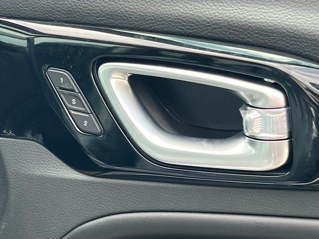 ジープ・コマンダー リミテッド 登録済未使用車/サンルーフ/ACC/革シート/シートヒーター/パワーリアゲート/ブラインドスポットモニター/純正ナビ/Bluetooth/AppleCarPlay/AndroidAuto/ETC2.0(51枚目)