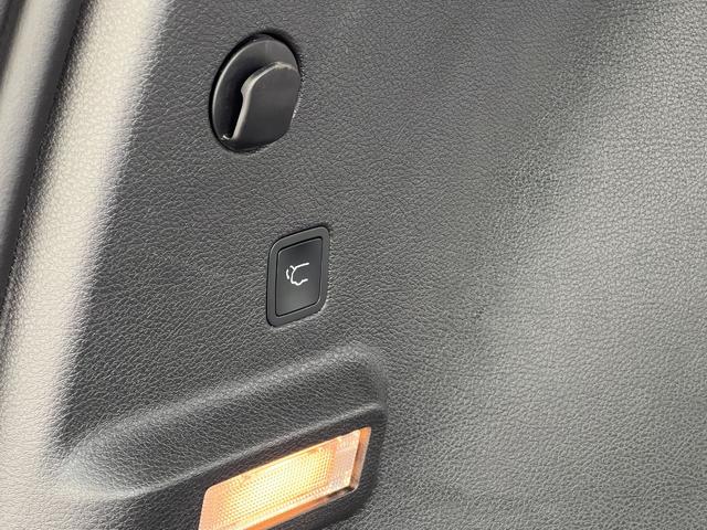 ジープ・コマンダー 登録済未使用車/サンルーフ/ACC/革シート/シートヒーター/パワーリアゲート/ブラインドスポットモニター/純正ナビ/Bluetooth/AppleCarPlay/AndroidAuto/ETC2.0(35枚目)