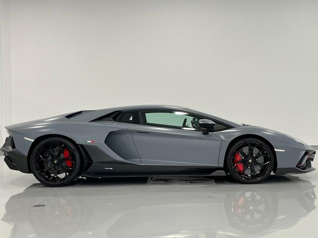 アヴェンタドール ＬＰ　７８０－４　Ｕｌｔｉｍａｅ　Ａｖｅｎｔａｄｏｒ最終限定車／世界限定３５０台／ＧｒｉｇｉｏＡｃｈｅｓｏマットグレー（4枚目）