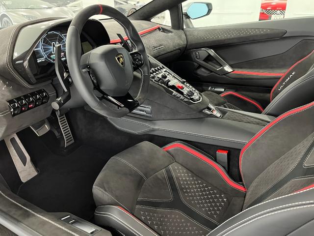 アヴェンタドール ＬＰ　７８０－４　Ｕｌｔｉｍａｅ　Ａｖｅｎｔａｄｏｒ最終限定車／世界限定３５０台／ＧｒｉｇｉｏＡｃｈｅｓｏマットグレー（13枚目）