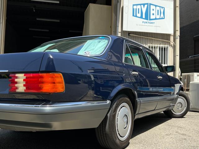 ３００ＳＥ　後期型Ｗ１２６　ウェスタン自動車（ＹＡＮＡＳＥ）物　フルオリジナル　２５ｙｅａｒｓ＆３０ｙｅａｒｓバッジ　スリーポインテッドスターフラッグスタッフ　レースシートカバー＆カーテン　福岡２桁ナンバー(80枚目)