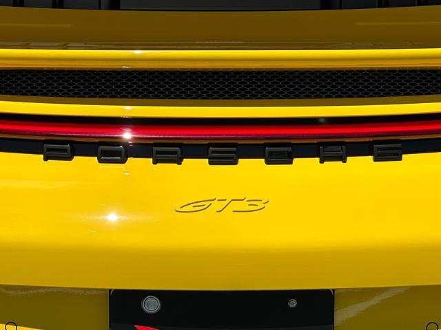 ９１１ＧＴ３　Ｄ車　６速ＭＴ　クラブスポーツＰＫＧ　スポーツクロノ　Ｆｒリフター　ＬＥＤライト　ドライブレコーダー　ブラインドスポット　シートヒーター　電動シート　ＬＥＤ　アルミホイール(41枚目)