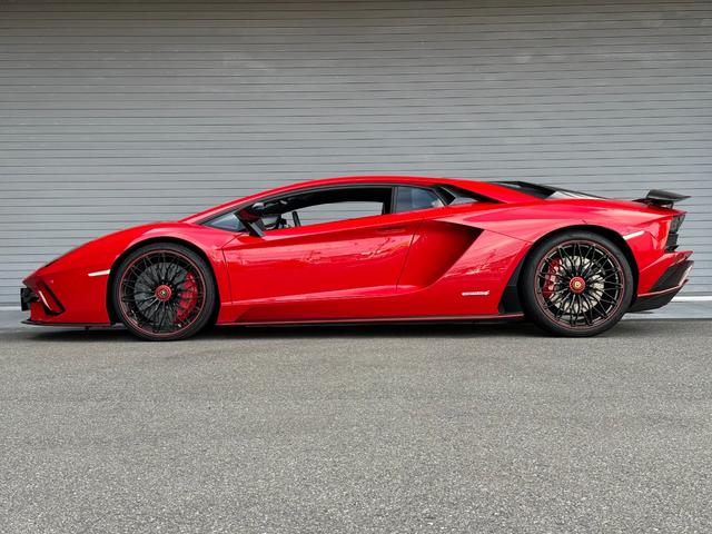 アヴェンタドール S 内外装フルカーボン スタイルPKG ガラスエンジンフード 電動シート+シートヒーター OP1000(11枚目)