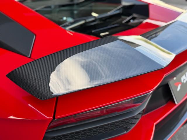 アヴェンタドール S 内外装フルカーボン スタイルPKG ガラスエンジンフード 電動シート+シートヒーター OP1000(20枚目)