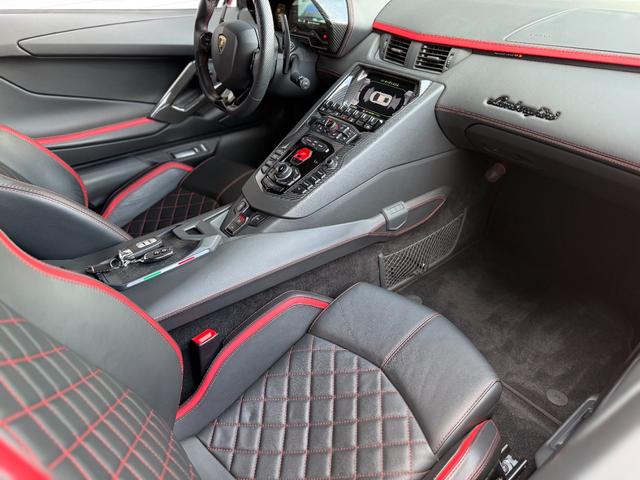 アヴェンタドール S 内外装フルカーボン スタイルPKG ガラスエンジンフード 電動シート+シートヒーター OP1000(27枚目)