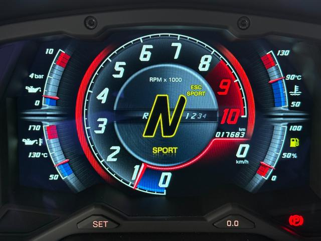 アヴェンタドール S 内外装フルカーボン スタイルPKG ガラスエンジンフード 電動シート+シートヒーター OP1000(32枚目)