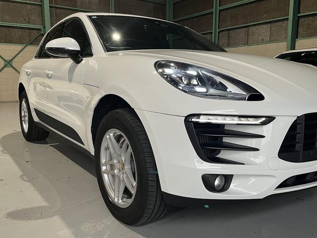 マカン マカンS スポーツエキゾースト/LEDヘッドライト/前後シートヒーター/コンフォートメモリーP(14way)/AppleCarPlay/アゲートグレー革シート/クレスト付18ホイール/2018モデル(8枚目)