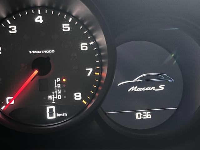 マカン マカンS スポーツエキゾースト/LEDヘッドライト/前後シートヒーター/コンフォートメモリーP(14way)/AppleCarPlay/アゲートグレー革シート/クレスト付18ホイール/2018モデル(36枚目)